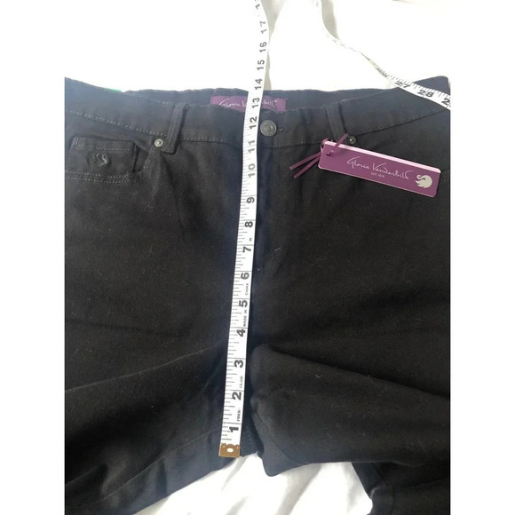 Gloria Vanderbilt Amanda Jeans sz 12Short Black Classic Rise NWT - Picture 6 of 8